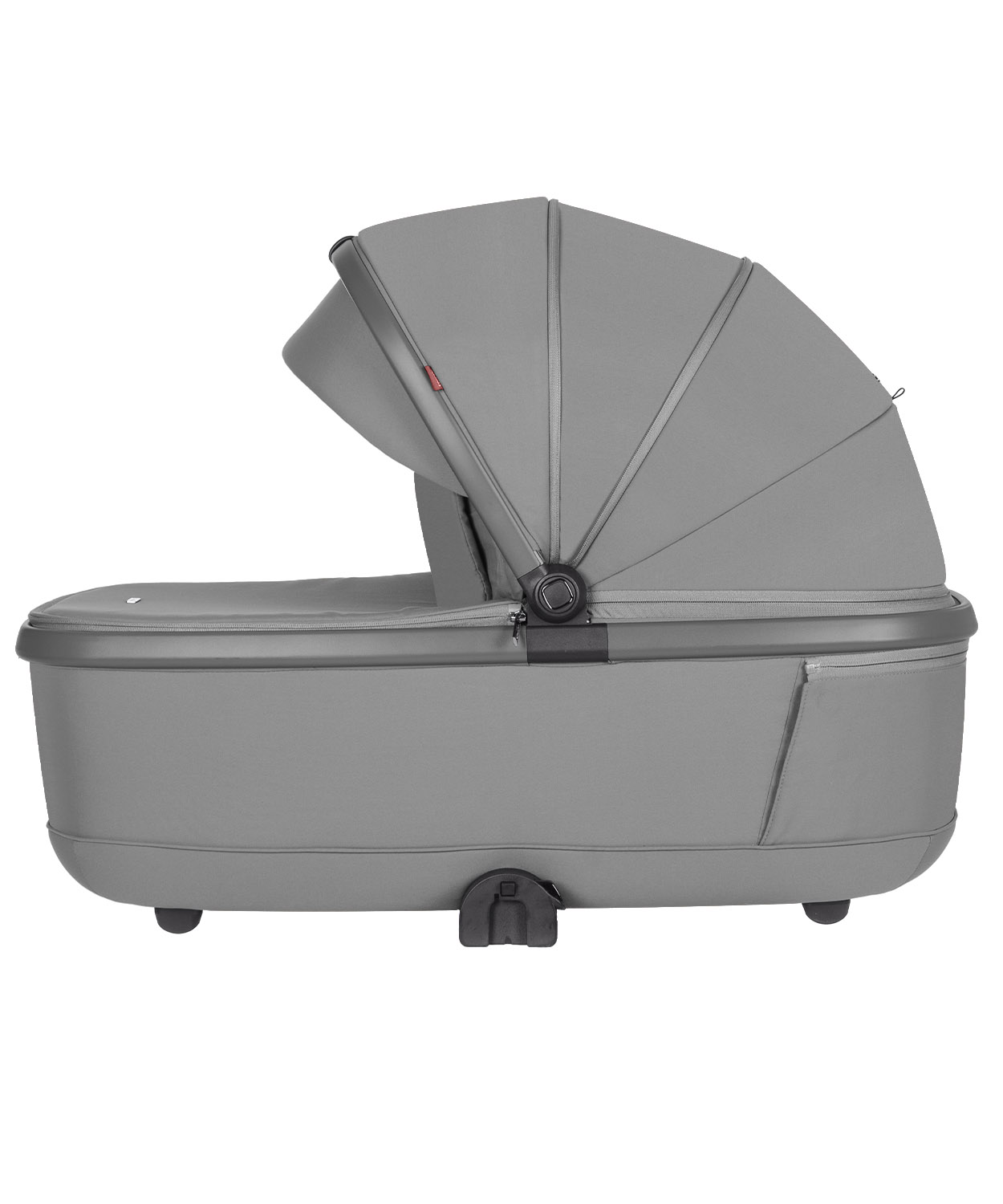 Универсальная коляска Omega 2 в 1 Deluxe 2025 Комбинация прочного основания из EPP и корпуса из многослойного текстиля создаёт оптимальный микроклимат и уменьшает вес люльки.